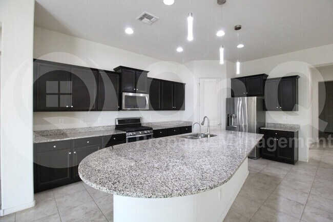 1865 E Crescent Way Chandler, AZ 85249 photo 4