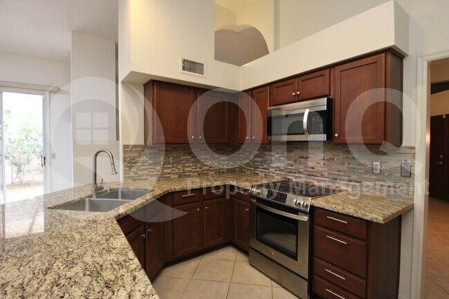 315 W Marconi Ave Phoenix, AZ 85023 photo 5