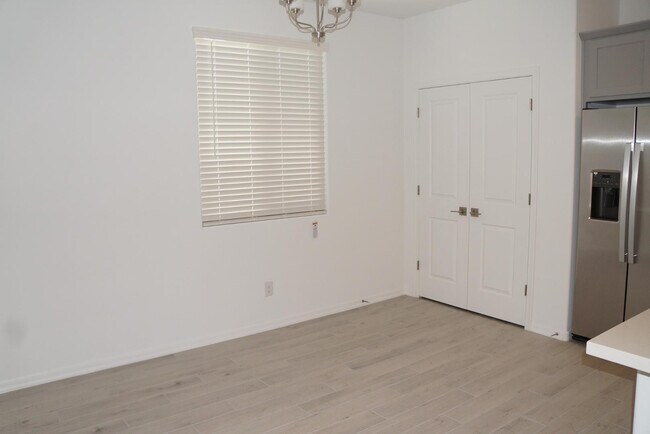3809 N 100th Dr Avondale, AZ 85392 photo 5