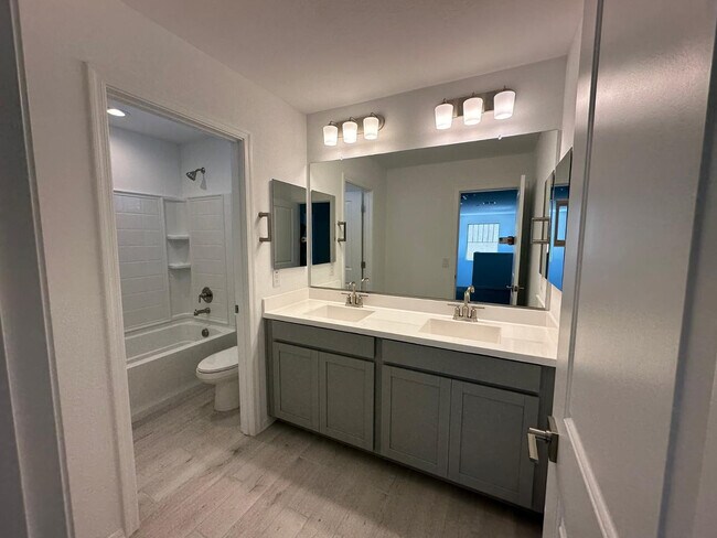 3809 N 100th Dr Avondale, AZ 85392 photo 4
