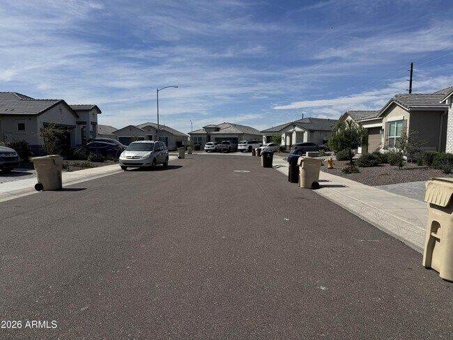10212 W Alex Ave Peoria, AZ 85382 photo 3