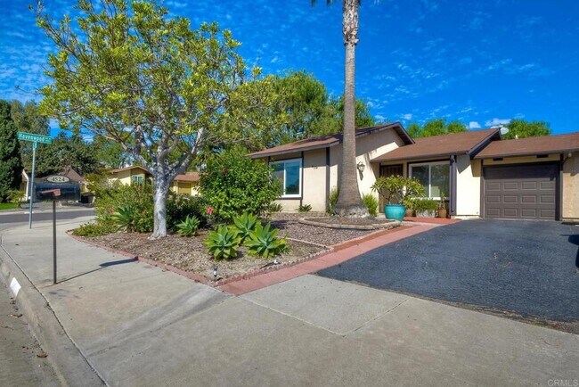 4524 Royal Oak Dr Oceanside, CA 92056