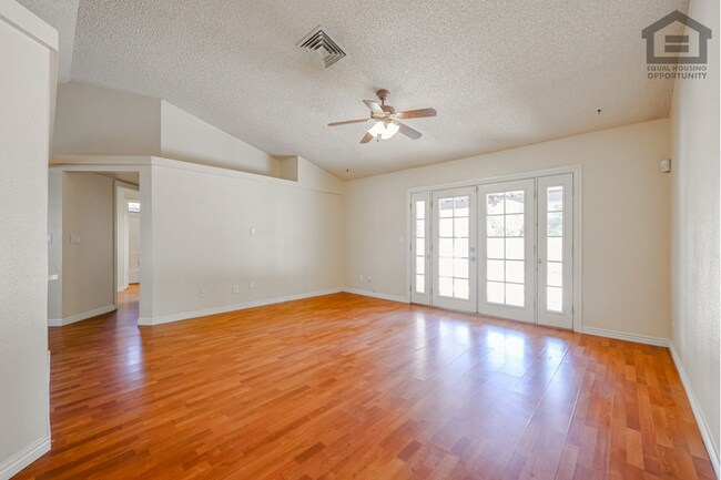 5727 W Villa Maria Dr Glendale, AZ 85308 photo 3