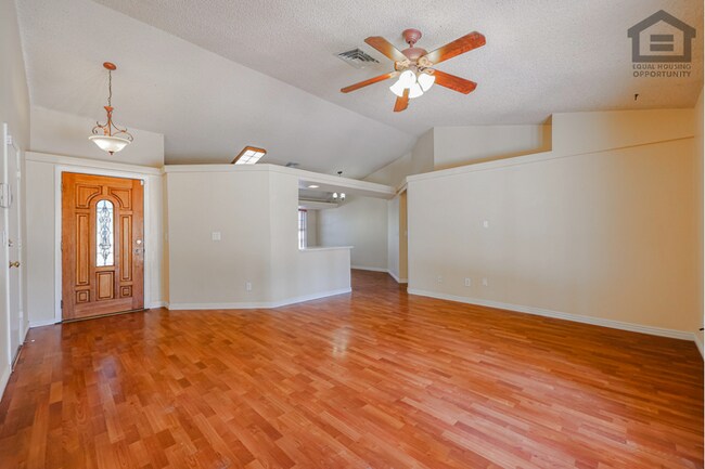 5727 W Villa Maria Dr Glendale, AZ 85308 photo 4