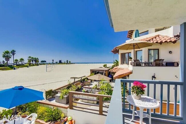2645 Ocean Front Walk San Diego, CA 92109 photo 3