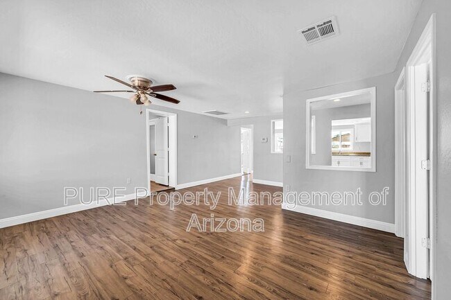 3111 E Atlanta Ave Phoenix, AZ 85040 photo 3
