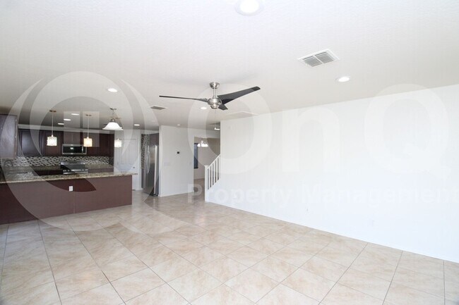 2142 E Campo Bello Dr Phoenix, AZ 85022 photo 4