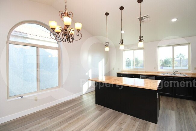 1417 E Mineral Rd Gilbert, AZ 85234 photo 3