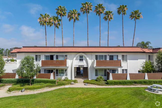 Villa Del Mar Apartments (new)