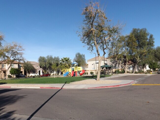 1426 E Romley Rd Phoenix, AZ 85040 photo 4