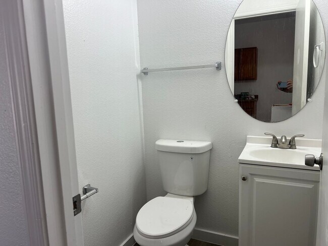 1426 E Romley Rd Phoenix, AZ 85040 photo 5