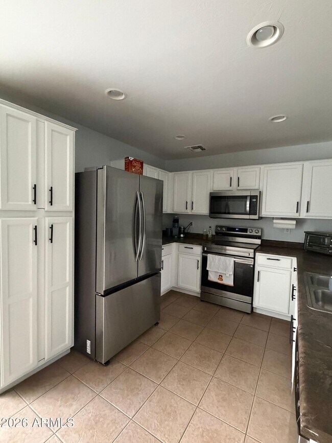 25067 W Dove Trail Buckeye, AZ 85326 photo 3