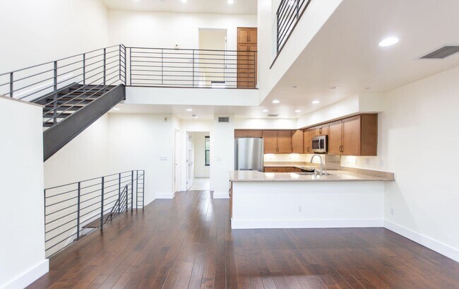 1300 W 5th St Tempe, AZ 85281 photo 4