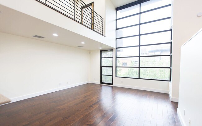 1300 W 5th St Tempe, AZ 85281 photo 2