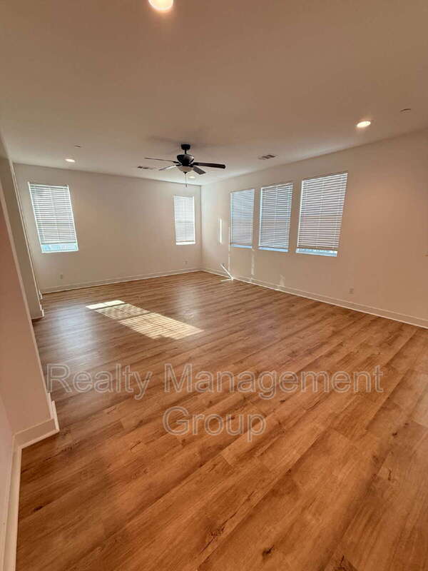 8711 Aruba Ln Santee, CA 92071 photo 3