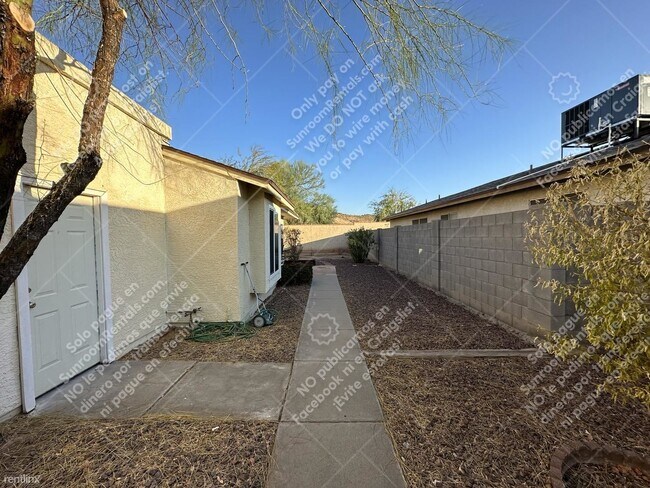 4742 W Menadota Dr Glendale, AZ 85308 photo 3