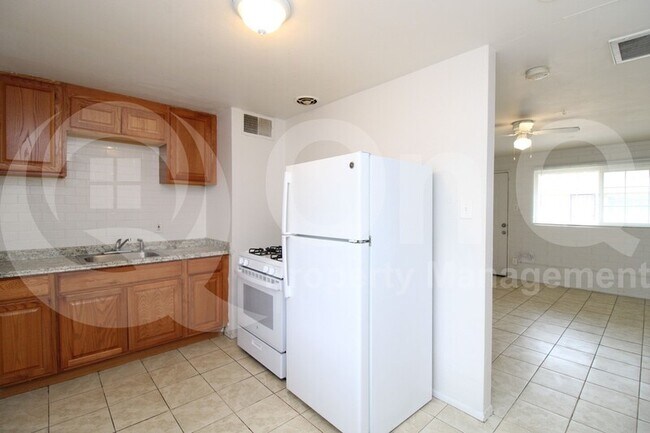 3122 E Hubbell St Phoenix, AZ 85008 photo 3