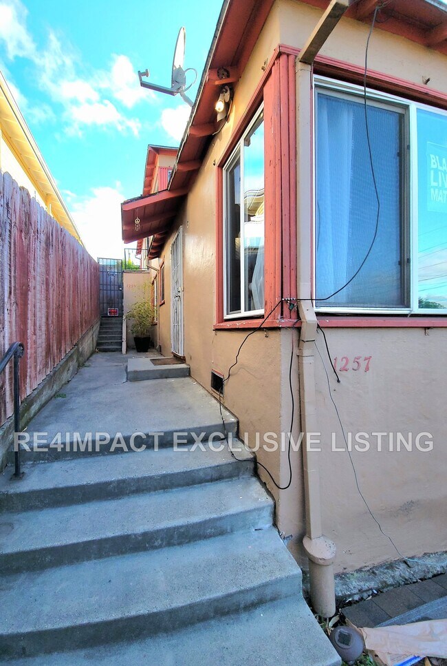 1257 E 34th St Oakland, CA 94610 photo 2