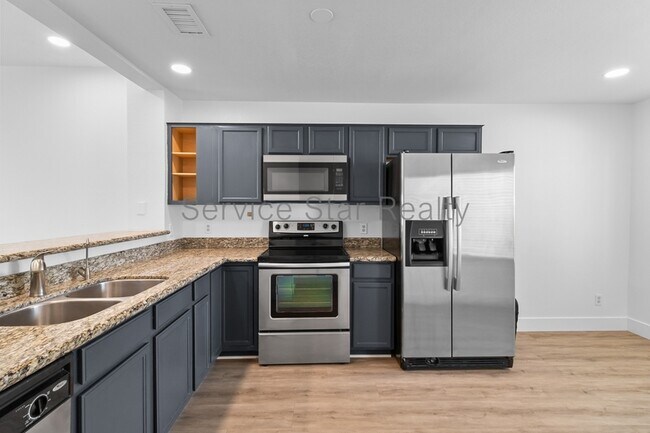 4114 E Union Hills Dr Phoenix, AZ 85050 photo 4