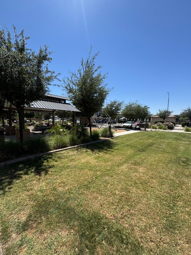 4489 S Felix Pl Chandler, AZ 85248 photo 2