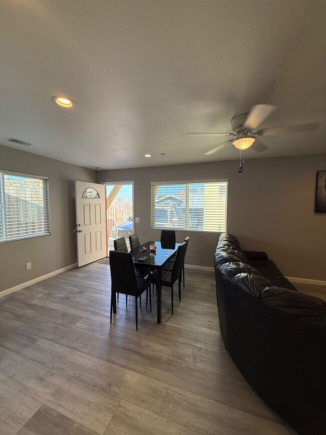 5276 Imperial Ave San Diego, CA 92114 photo 5
