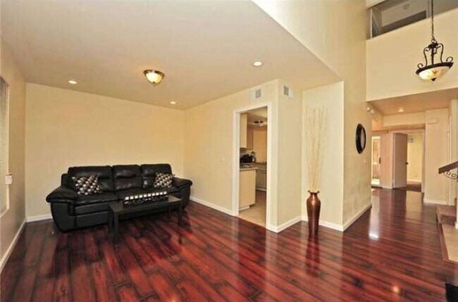 1806 Esquire Glen Escondido, CA 92029 photo 5