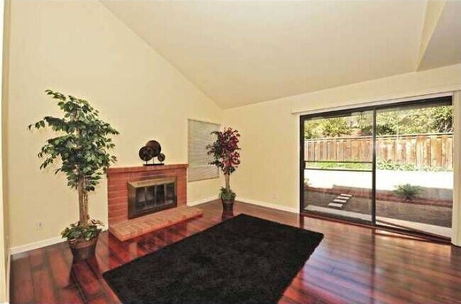 1806 Esquire Glen Escondido, CA 92029 photo 3