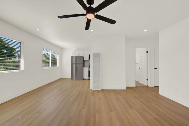 620 Military E Benicia, CA 94510 photo 3