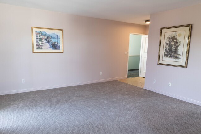 4860 Rolando Ct San Diego, CA 92115