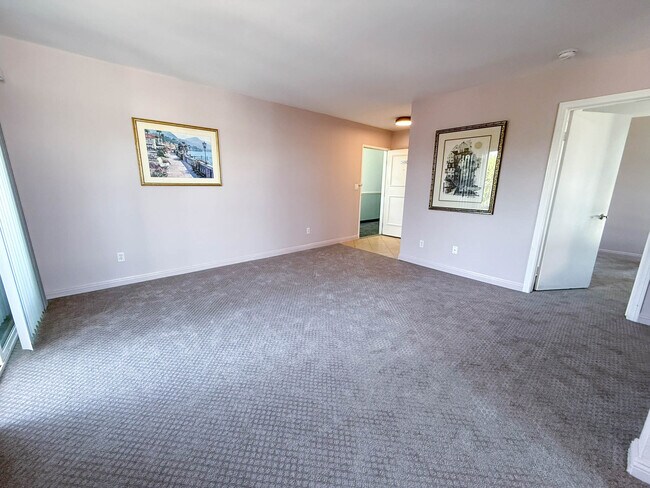 4860 Rolando Ct San Diego, CA 92115 photo 3