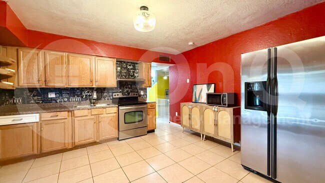 6541 W Keim Dr Glendale, AZ 85301 photo 3