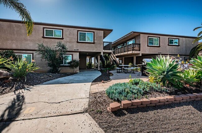 2228 Manchester Ave Encinitas, CA 92007 photo 2