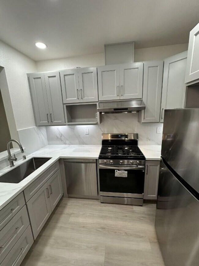 637 Atherton Pl Hayward, CA 94541 photo 5