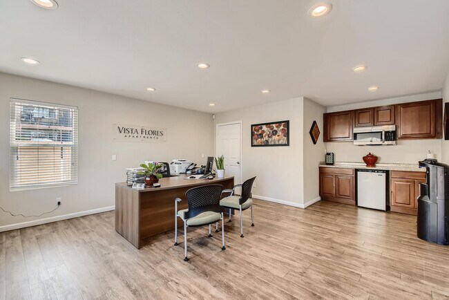Vista Flores Apartments photo 3