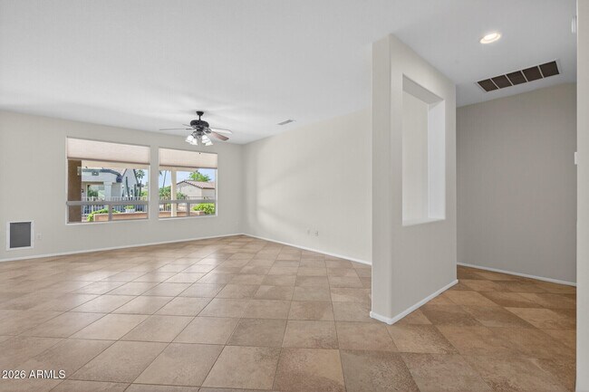 15243 W Camino Estrella Dr Surprise, AZ 85374 photo 4
