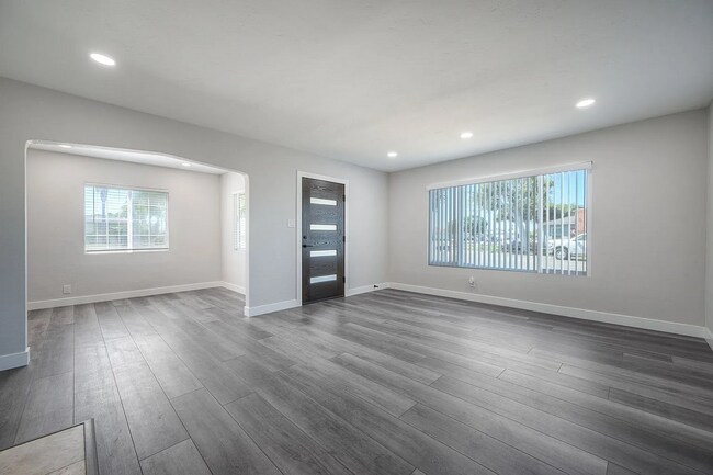 197 Twin Oaks Cir Chula Vista, CA 91910 photo 3