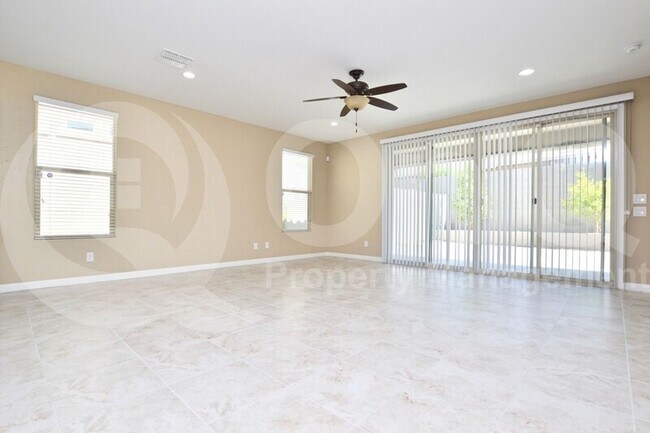 10739 W Bronco Trail Peoria, AZ 85383 photo 4