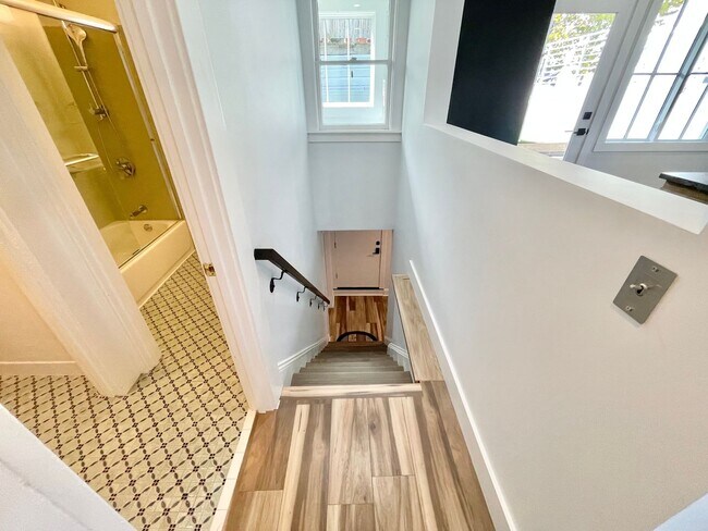 30 Ogden Avenue, San Francisco, CA 94110 photo 4