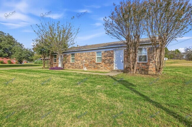 217 Joyce St Weatherford, TX 76085 photo 2