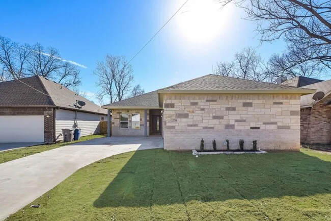 2716 Brigham Lane, Dallas, TX 75215 photo 4