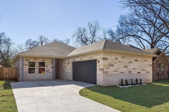 2716 Brigham Lane, Dallas, TX 75215 photo 3
