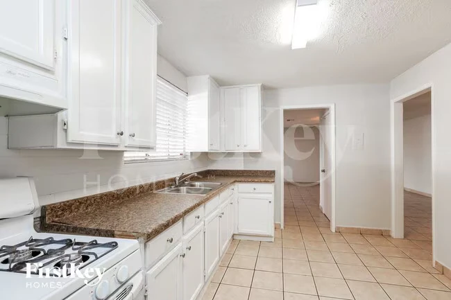 3021 W Camelback Rd Phoenix, AZ 85017 photo 4