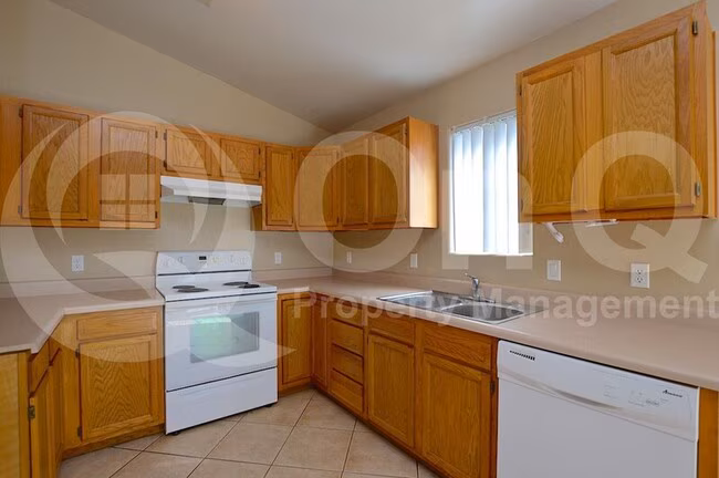 323 E Congress Ave Coolidge, AZ 85128 photo 2