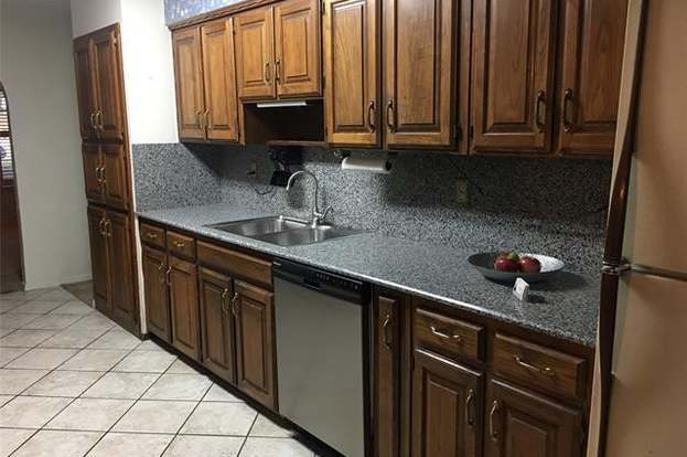 3206 McCollum St Irving, TX 75061 photo 4