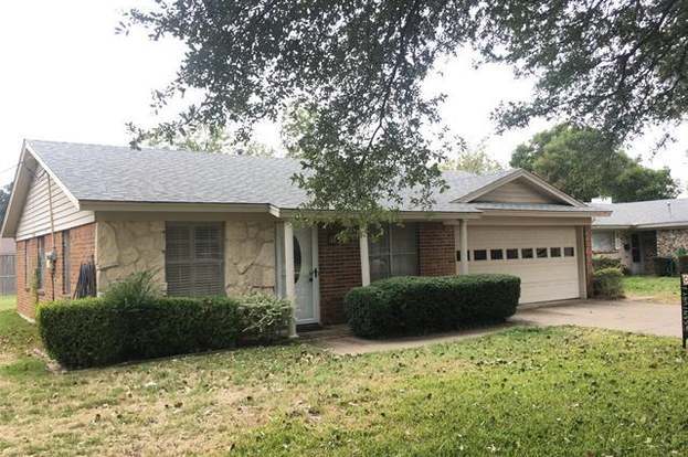 3206 McCollum St Irving, TX 75061 photo 3