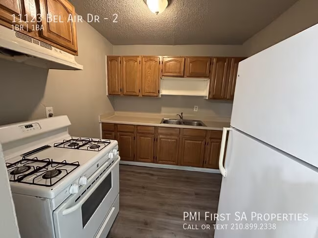 11123 Belair Dr San Antonio, TX 78213 photo 2