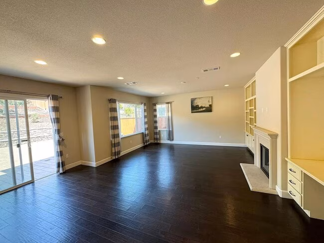 5 Bedroom Single Family Home in Dublin photo 5