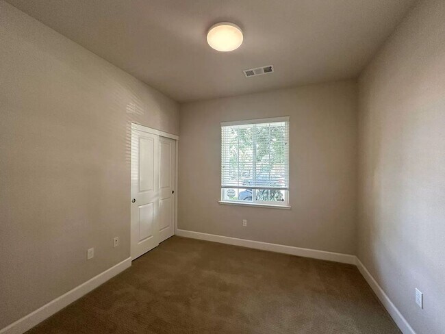 5 Bedroom Single Family Home in Dublin photo 4