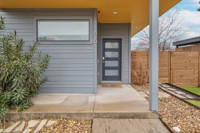 6101 Toscana Ave Austin, TX 78724 photo 3