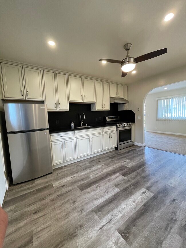 1 Pacific Ave San Bruno, CA 94066 photo 3